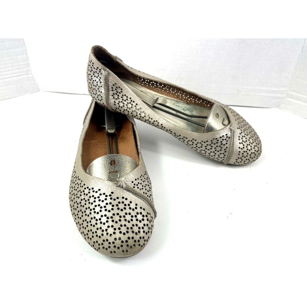 Olukai Pueo Perf Ballet Flats Women 9 Silver Leather Perforated Slip On 20235